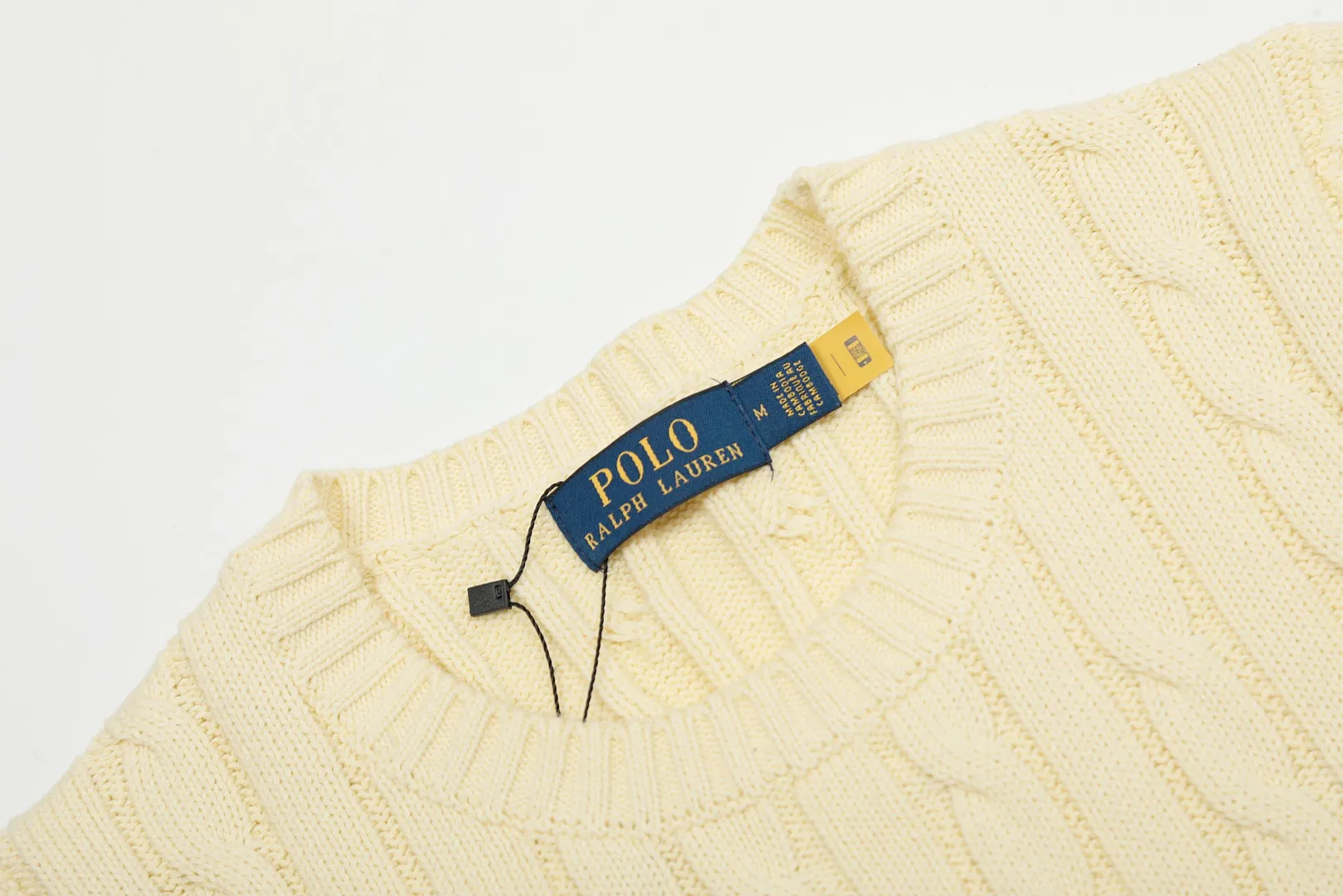 🅿️160 "Top quality" Style number: DS002# (not off the shelves all year round) [Ralph Lauren round neck solid color pony embroidered logo knitted short sleeves] ✅Ralph Lauren classic basic versatile knitted short sleeves for all seasons ✅Main supplier platform live broadcast Wholesale entities Replenish when out of stock Not off the shelves ✅ZP quality 1:1 version Scan the code to enter the GF website Counter quality ✅Detailed quality is the only one in Guangzhou Imported quality cotton yarn, focusing on high-end, cost-effective, good quality needless to say ✅The version is restored to the original order, the maximum size can be worn up to 160 pounds, loose, comfortable and stress-free ✅The upper body is simple and easy to match, a must-have for goddess ootd, good-looking clothes are never picky, a must-have in the goddess’ wardrobe Size: S-XL Color: Black White Gray Light Blue Light Pink Colorful Blue Khaki Bright Yellow Fruit Green Milk Apricot Wood Green Taro Purple Chinese Red Anchor Red Navy Red Label Navy Blue White Label